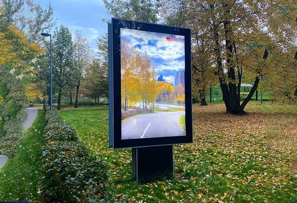 Tótem LED en espacio público